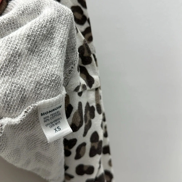 Monrow Sweatshirt Top Crew Neck Long Sleeve Leopard Animal Print White Brown XS - Picture 7 of 9